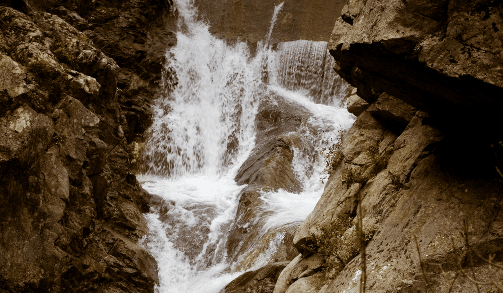 enipea-cascade-grece