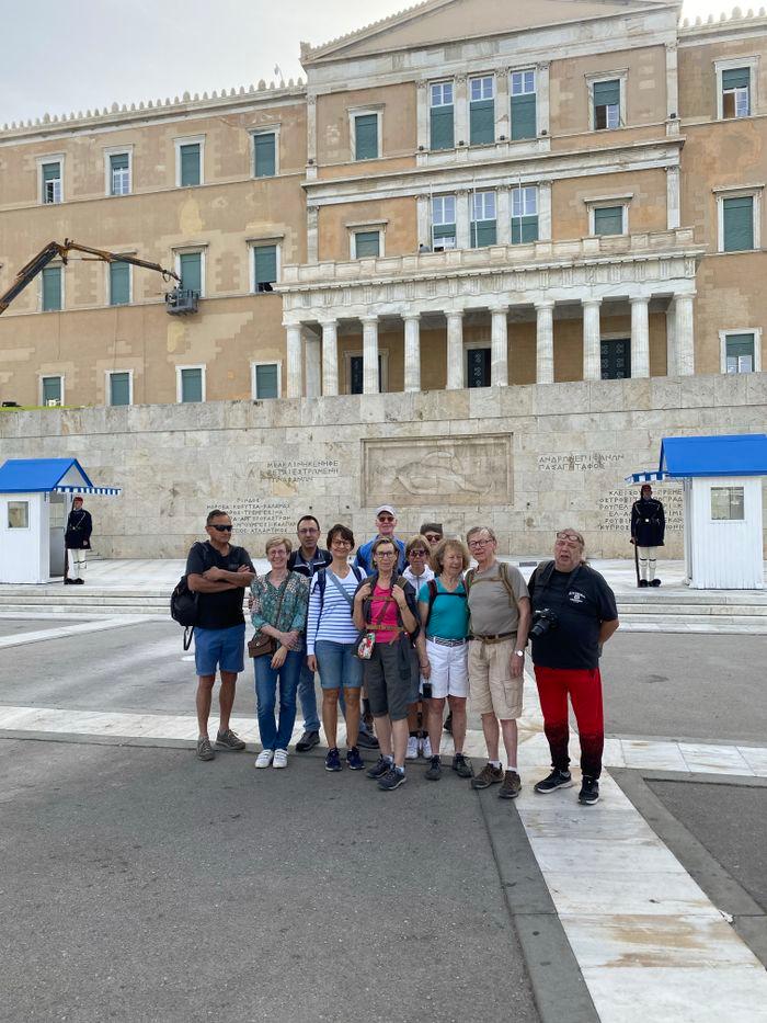 Le group devant le parliament grec